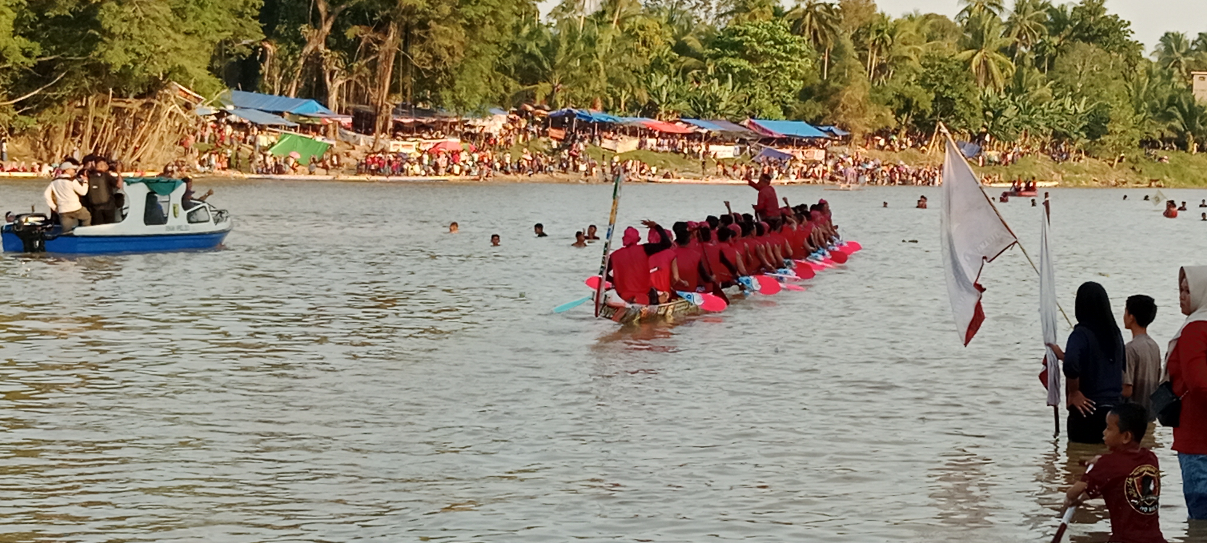 Perpacuan jalur hari kedua di Tepian Datuk Bandaro Lelo Budi Kari, Kecamatan Kuantan Tengah, Sabtu (19/7/2025).