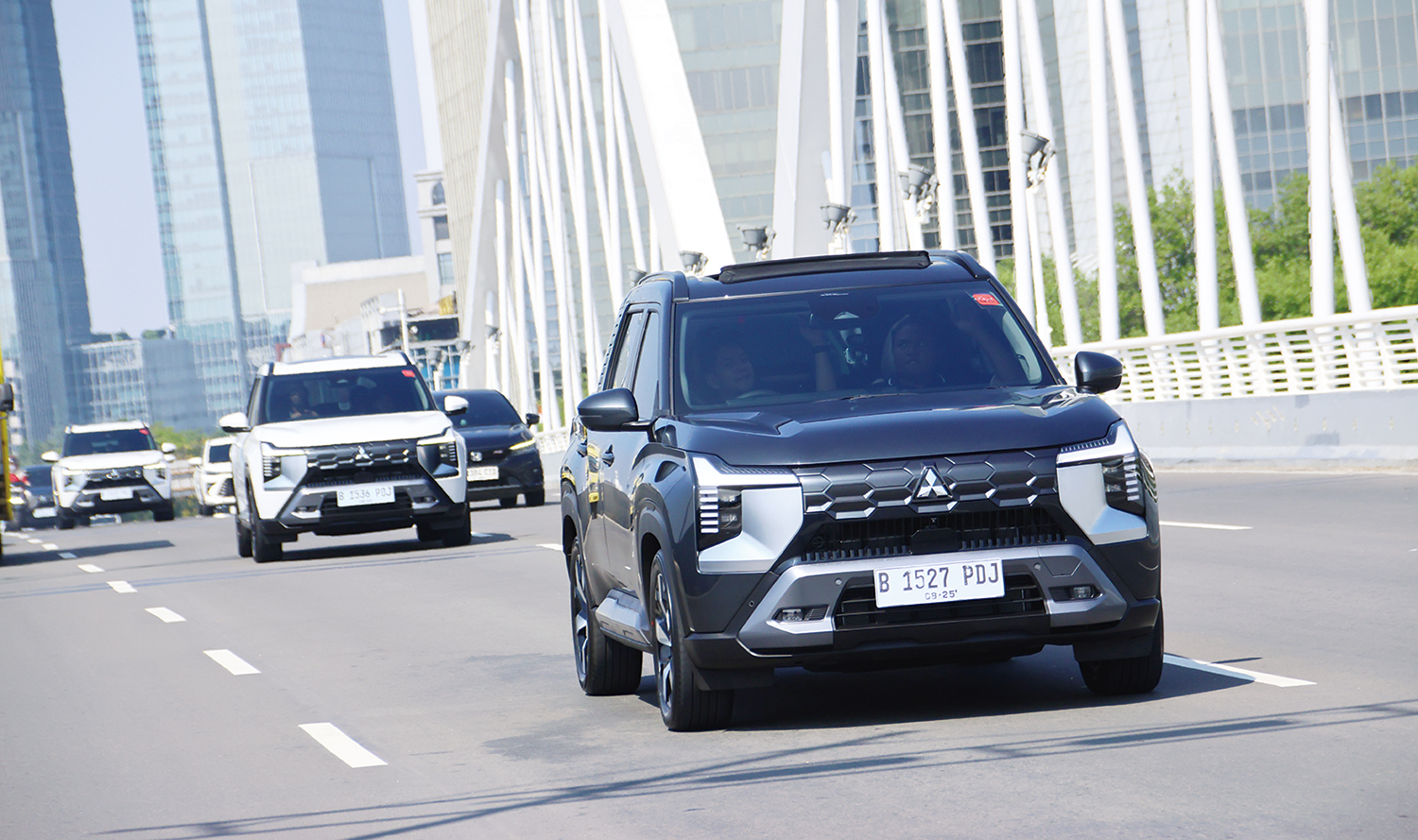 All-New Mitsubishi Destinator melintasi salah satu jalur strategis Jabodetabek dalam rangkaian kegiatan All-New Mitsubishi Destinator Media First Drive, Ahad (20/7/2025).