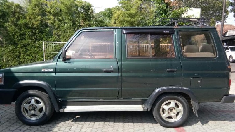 Ilustrasi rekomendasi mobil tua dengan harga murah/mobilbekas.com