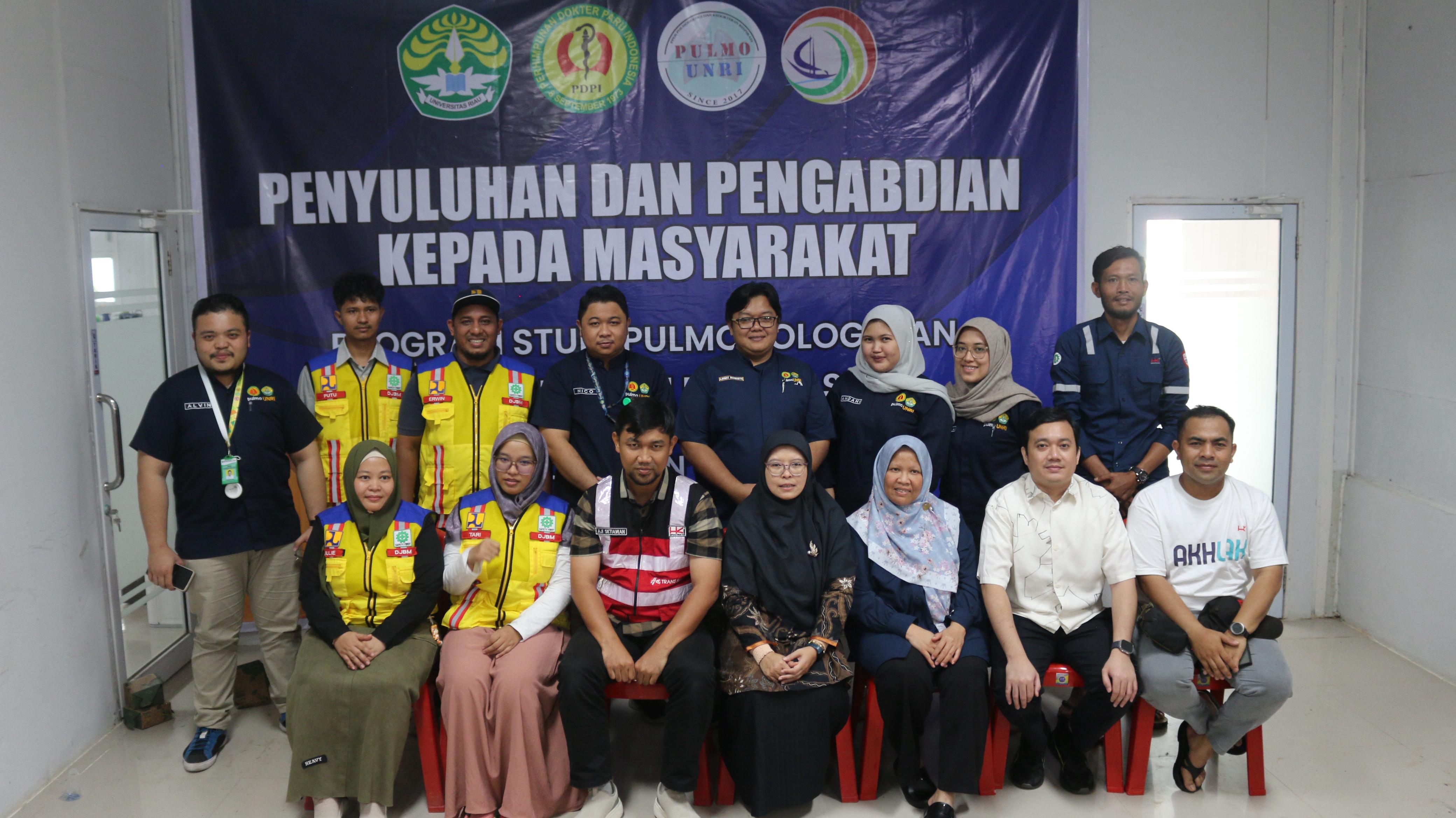 Penyuluhan tentang kesehatan paru-paru oleh prodi Pulmonologi dan ilmu kedokteran respirasi Unri kepada pekerja tol lingkar Pekanbaru, Sabtu (26/7/2025).