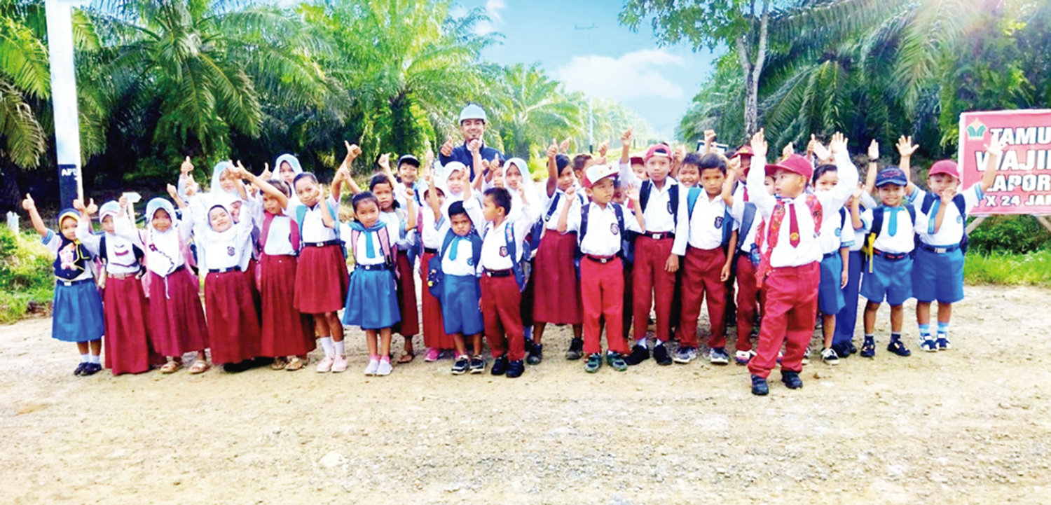 Murid SD saat mengikuti upacara, beberapa waktu lalu.