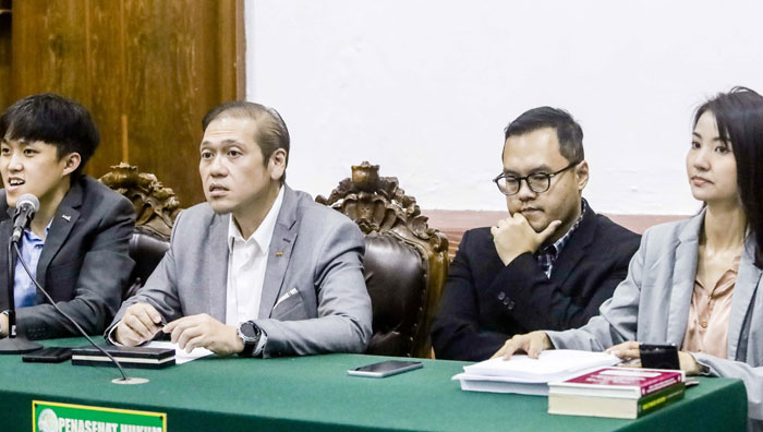 Pengacara PT Jawa Pos, Eleazar Leslie Sajogo pada sidang di Pengadilan Niaga Surabaya, Kamis (31/7/2025).