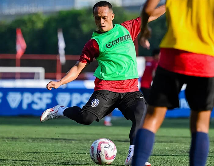 Skuad PSPS Pekanbaru saat menjalani latihan di Lapangan Pancoran Soccer Field (PSF) Jakarta, baru-baru ini.