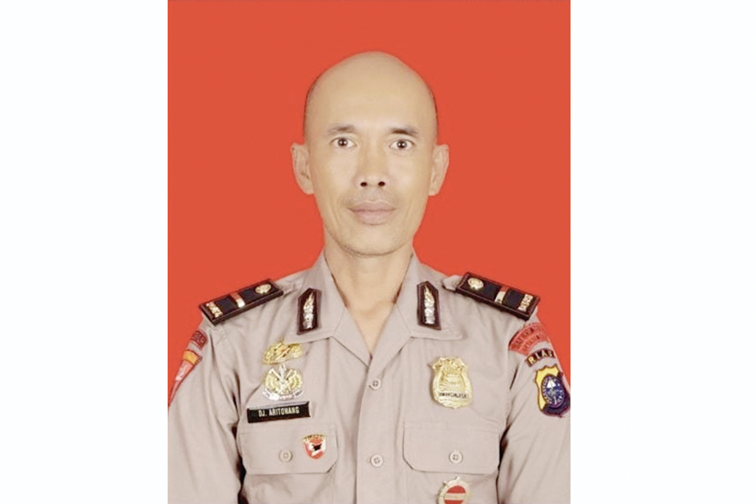 Anggota Satuan Brimobda Riau Ipda Donald Junus Halomoan.