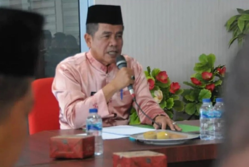 Pj Sekdakab Inhu, H Syahruddin S.Sos MT saat memimpin rapat persiapan pelaksanaan upacara HUT RI, Kamis (7/8/2025).