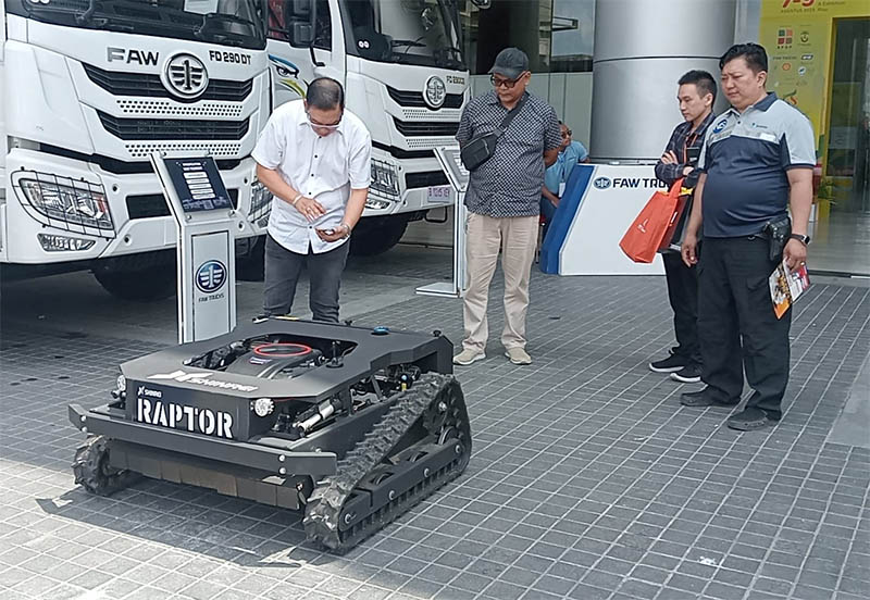Shinrei Raptor terlihat diperkenalkan di pameran Sawit Indonesia Expo dan Conference (Siexpo) 2025 di SKA co Ex Pekanbaru, Jumat (8/8/2025).