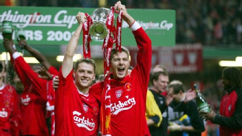 Steven Gerrard dan Michael Owen adalah rekan satu tim di Liverpool antara tahun 1998 dan 2004. Gerrad nilai Owen adalah pemain yang lebih baik dari Yamal dan Mbappe saat remaja.