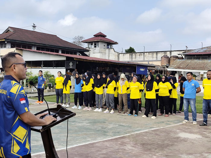 Kepala Rutan kelas IIB Rengat, Ridar Firdaus Ginting Amd IP SH saat membuka pekan olahraga antar warga binaan, Kamis (7/8/2025).
