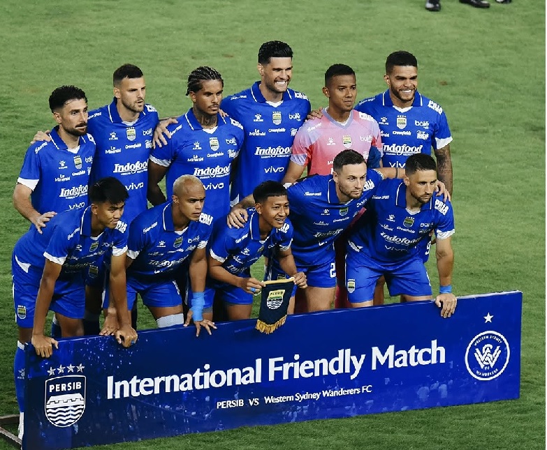 Persib Bandung siap mengarungi Super League 2925/2026 dengan menghadapi Semen Padang.