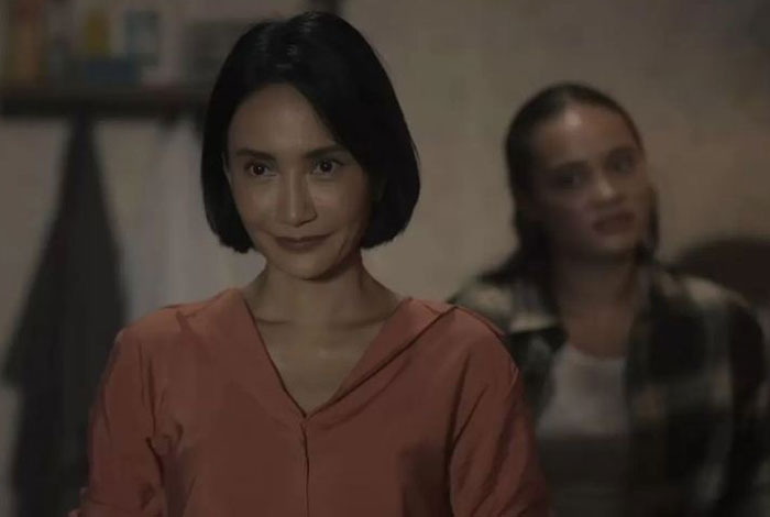 Artika Sari Devi comeback ke layar lebar berperan sebagai sosok ibu misterius dalam film Dia Bukan Ibu