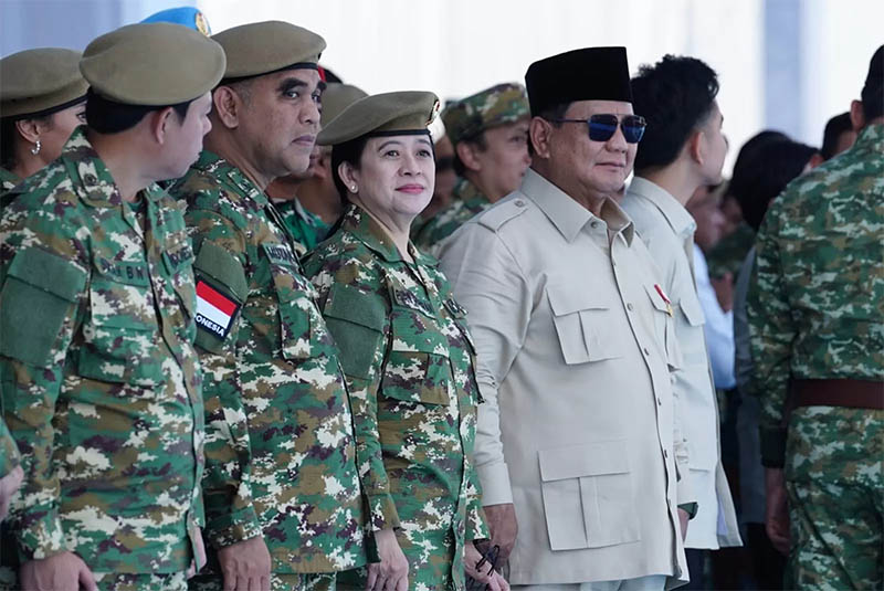 Ketua DPR RI Puan Maharani bersama Presiden Prabowo Subianto saat menghadiri Upacara Gelar Pasukan Operasional dan Kehormatan Militer 2025.