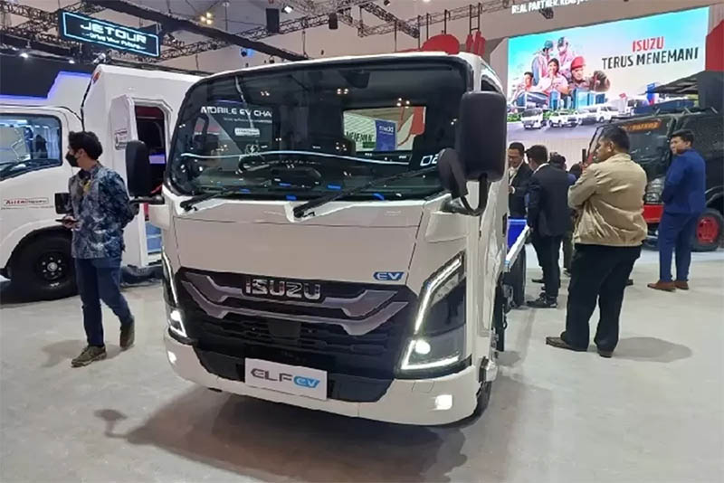 Isuzu Elf EV.