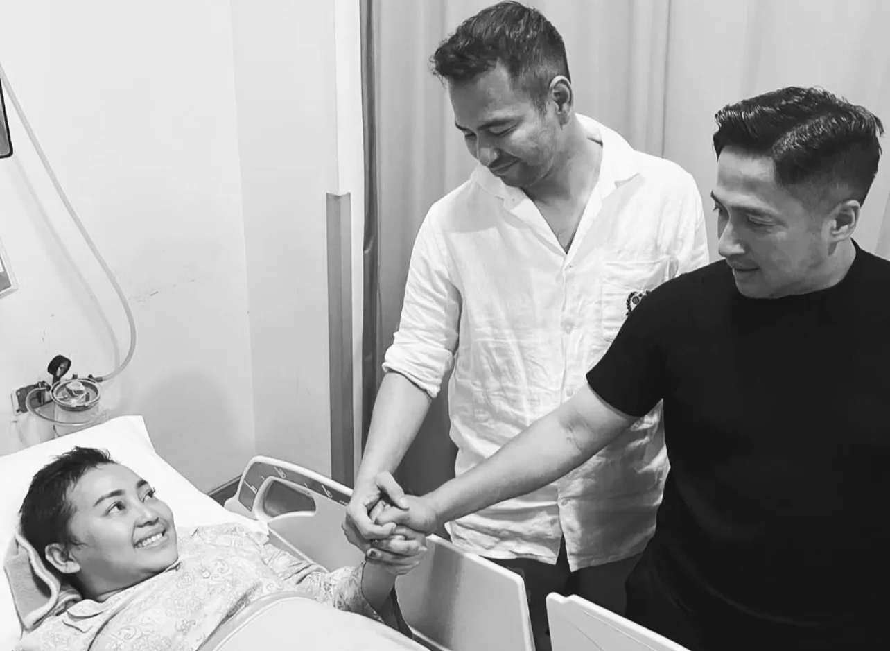 Raffi Ahmad kabarkan Mpok Alpa meninggal dunia melalui unggahannya di akun media sosialnya, Jumat (15/8/2025).