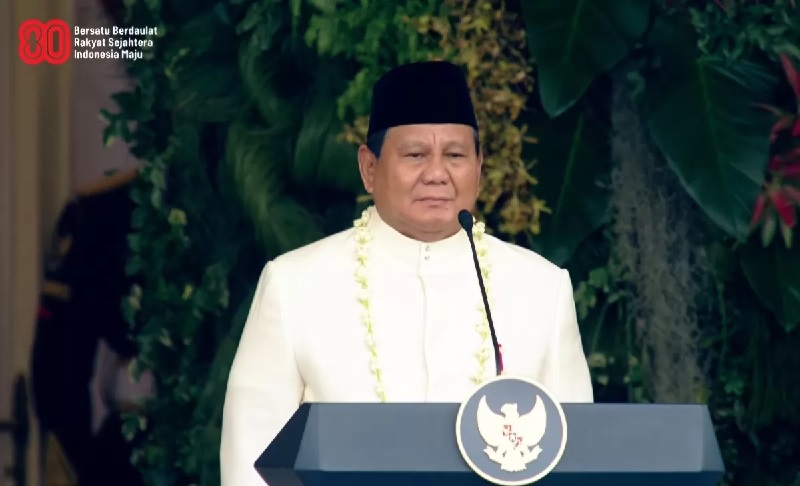 Presiden RI Prabowo Subianto bertindak sebagai inspektur upacara dalam peringatan Hari Ulang Tahun (HUT) ke-80 Kemerdekaan Republik Indonesia di Istana Merdeka, Jakarta, Ahad (17/8/2025).