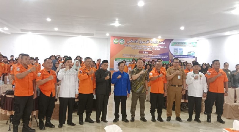 Anggota DPR RI H Syahrul Aidi Maazat, Wabup H Muklisin, Asisten III Setda Kuansing Drs Rustam, anggota DPRD Kuansing Syafril ST, Kalaksa BPBD Kuansing H Yulizar serta Kepala Basarnas Pekanbaru Budi.