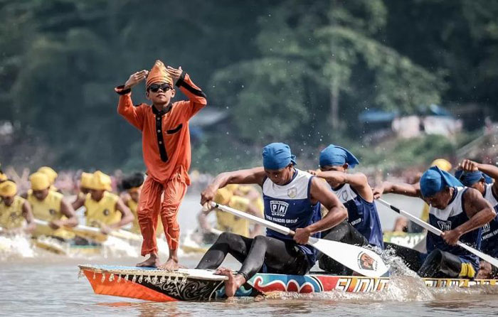 Pacu jalur Kuansing.