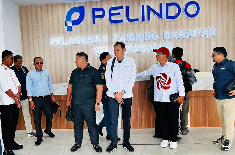Jajaran Pelindo mendampingi kunjungan kerja sejumlah unsur Komisi II DPRD Kepulauan Meranti, Rabu (20/8/2025).