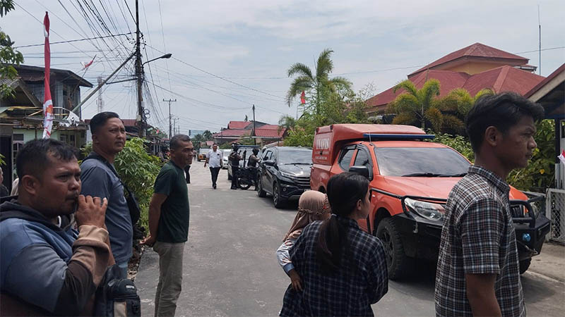 Aparat kepolisian mengamankan terduga teroris di Kelurahan Tanjung Palas, Dumai, Rabu (20/8/2025).