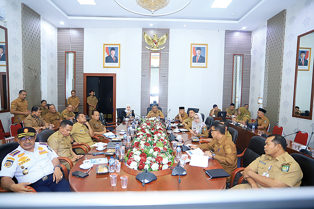 Bupati Rohul Anton ST MM memimpin rapat terkait rencana pengembangan dan pengelolaan objek wisata dengan pola KSP, bertempat di ruang rapat Rumah Dinas Bupati, Selasa (19/8/2025).