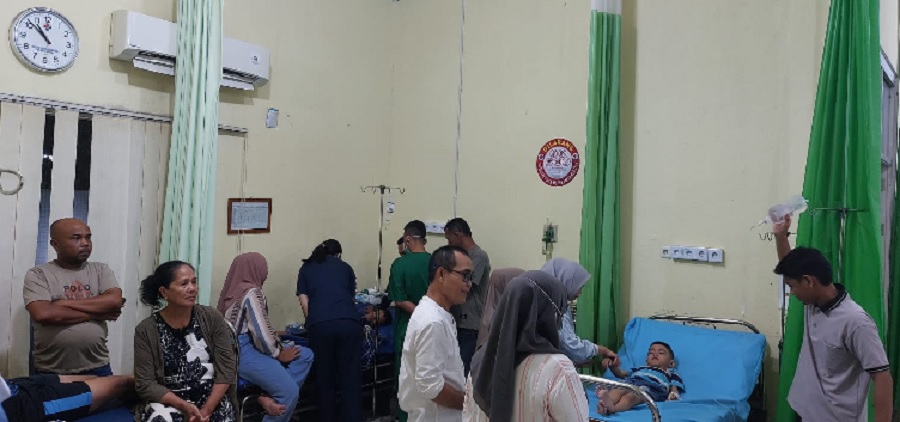 Pelajar diduga keracunan makanan dari dapur MBG sedang menjalani perawatan medis di RSUD Puri Husada Tembilahan, Jumat (22/8/2025) malam.