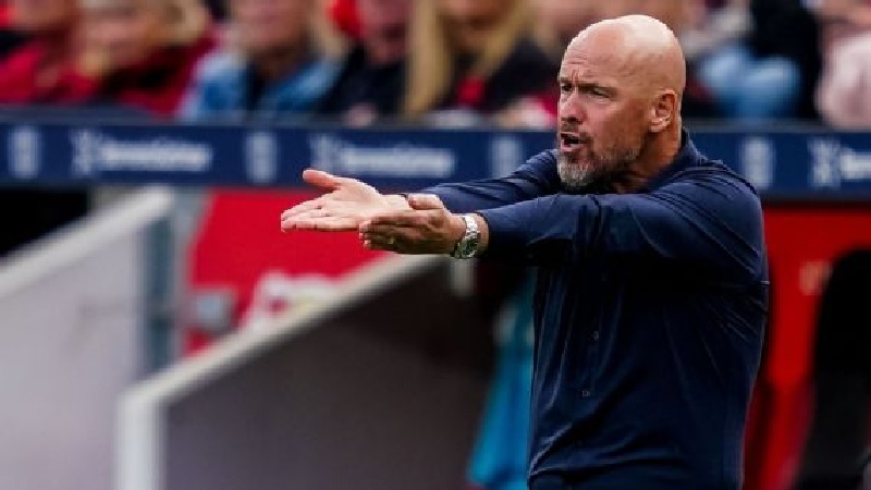 Reaksi Erik ten Hag dalam laga perdananya di Bundesliga bersama Bayer Leverkusen.