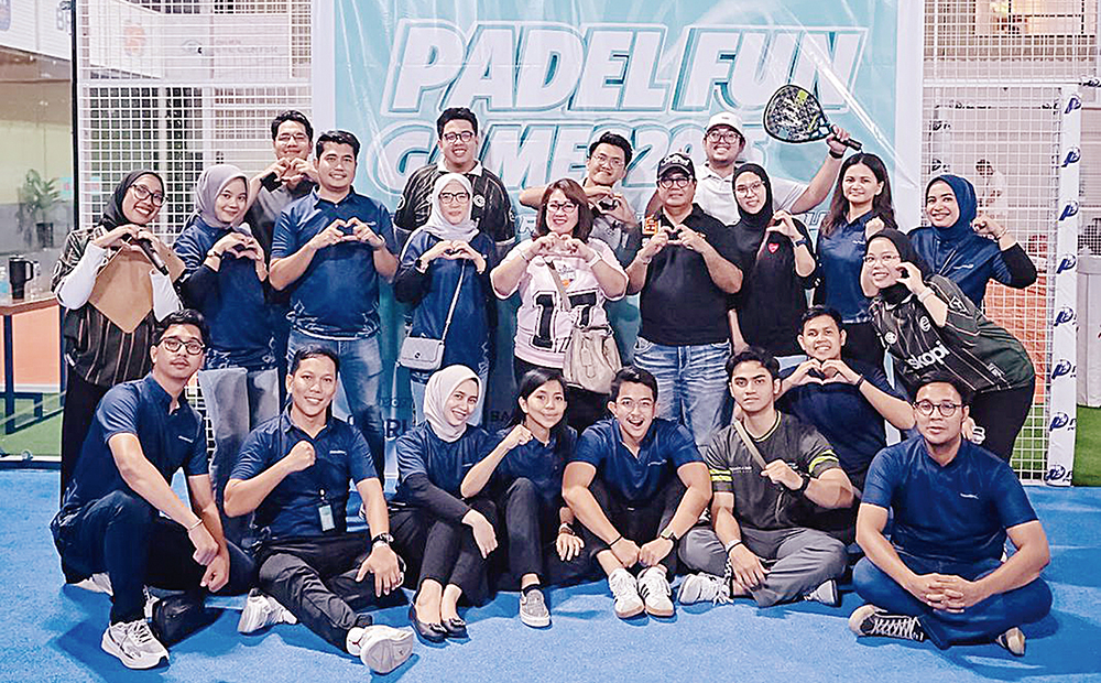 Peserta Padel Fun Games 2025 berfoto bersama, baru-baru ini.