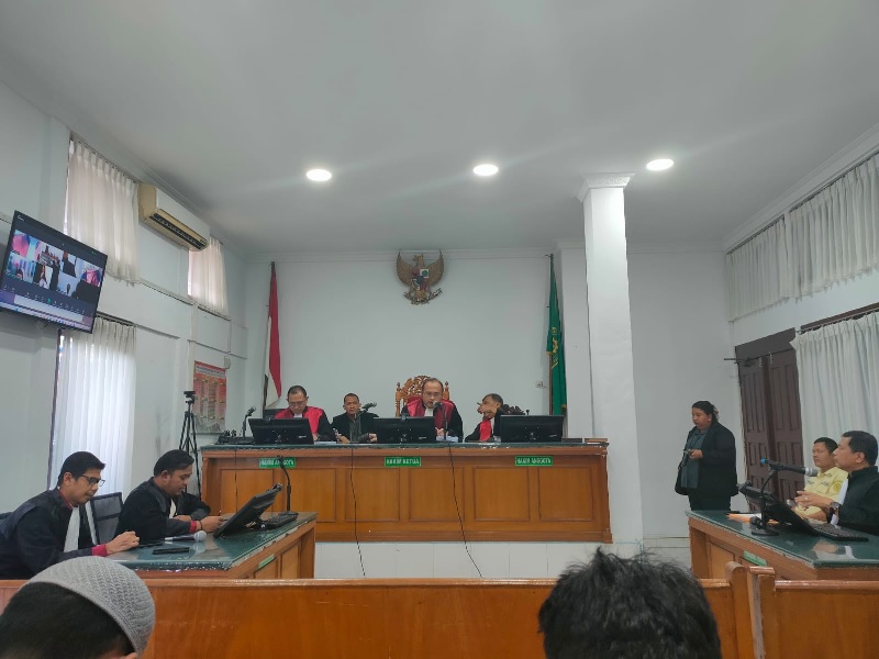 Sidang perkara tindak pidana perbankan dengan terdakwa para pimpinan Fikasa Group di PN Pekanbaru pada Selasa (26/8/2025).