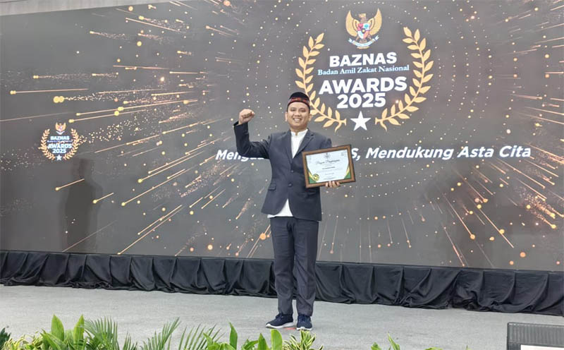 LAZ Swadaya Ummah diwakili Ahmad Rifai Ritonga SH MH selaku Direktur Eksekutif saat menerima penghargaan Baznas Award 2025.