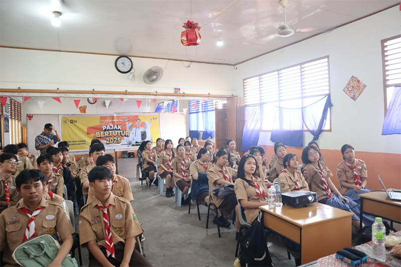 Siswa siswi SMK Swasta Kasih Maitreya mengikuti pajak bertutur yang diadakan oleh KP2KP Selatpanjang.