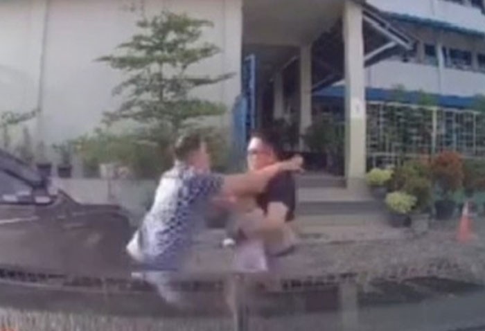 Tangkapan layar video cekcok antara pemobil dan pejalan kaki terjadi di Jalan As-shofa Pekanbaru, Kamis (28/8/2025).