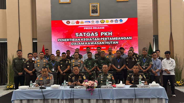 Konferensi pers Satgas PKH di Gedung Jampidsus, Jakarta, Kamis (28/8/2025).