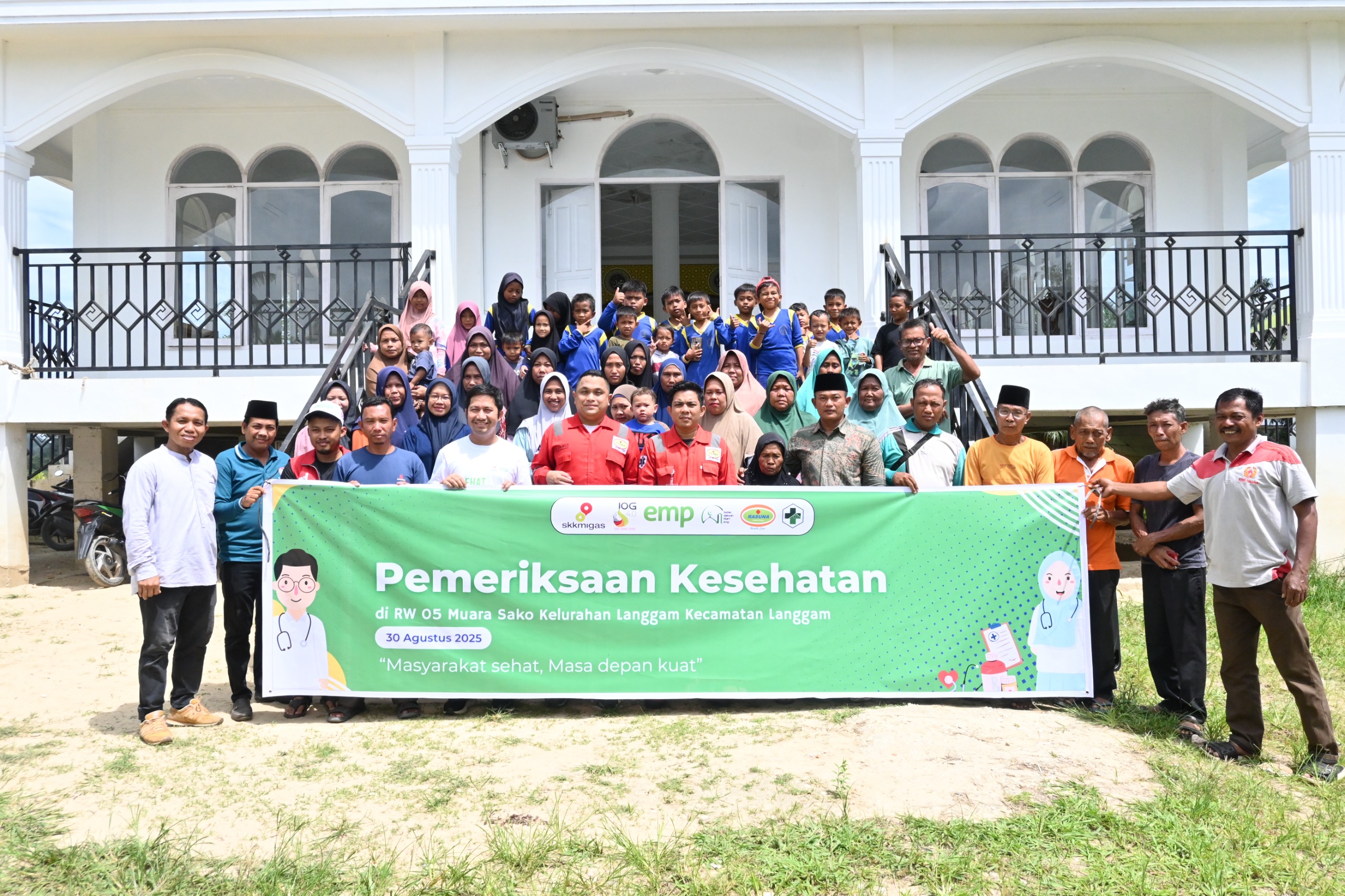 EMP Bentu Limited dan BDI menggelar kegiatan layanan kesehatan gratis di Dusun Muara Sako, Kabupaten Pelalawan.