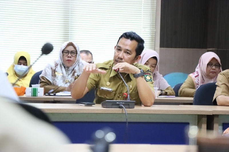 Kepala Dinas Lingkungan Hidup Kabupaten Kampar Yurichi Efril.