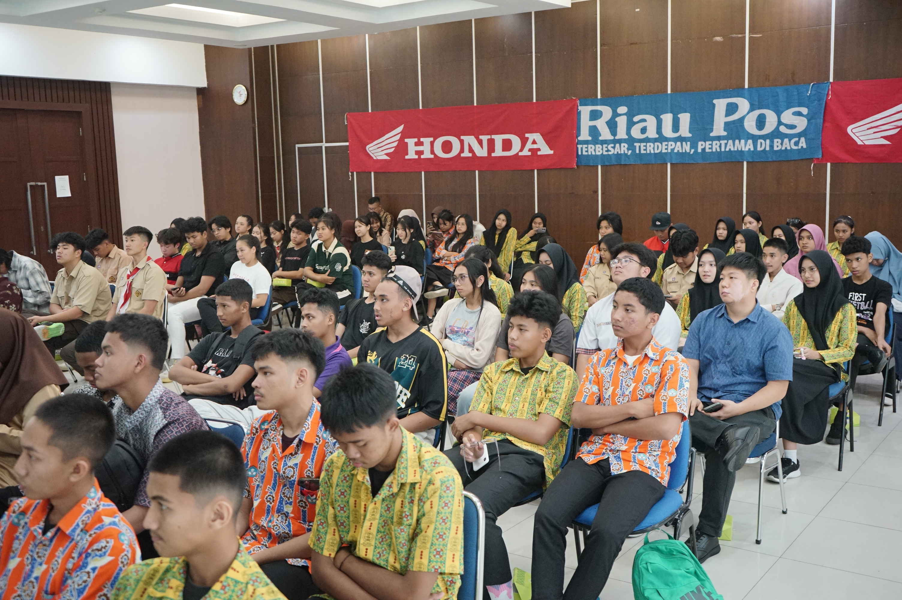 Peserta mengikuti technical meeting Riau Pos  Honda HSBL 2025 Pekanbaru Series  di Aula Capella Dinamik Nusantara, Kamis (4/9/2025).
