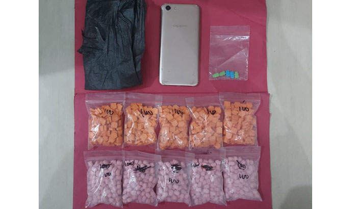 Barang bukti pil ekstasi yang diamankan petugas.