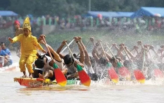Pacu Jalur Kuansing yang sempat viral di media sosial hingga mancanegara.