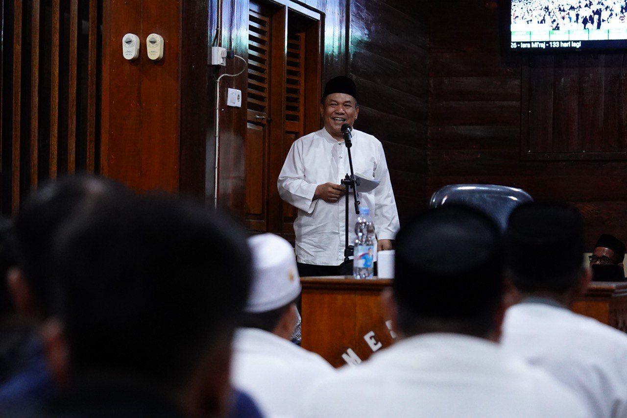 Wagubri SF Hariyanto saat menyampaikan sambutan pada peringatan Maulid Nabi Muhammad SAW di Rohul, Jumat (5/9/2025) malam.