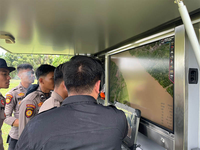 Polres dan Polda Riau pantau PETI di wilayah Kecamatan Cerenti menggunakan drone. Terlihat Ahad (7/9/2025) aktivitas PETI masih berlangsung.