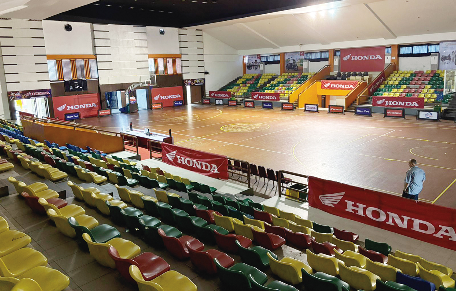Suasana Gedung Olahraga (GOR) Tribuana di Jalan Diponegoro Pekanbaru, tempat pelaksanaan Riau Pos-HSBL 2025 Pekanbaru Series, Ahad (7/9/2025).
