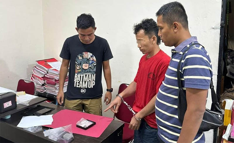 Tersangka RH diamankan Satresnarkoba Polres Rohul, Selasa (9/9/2025).