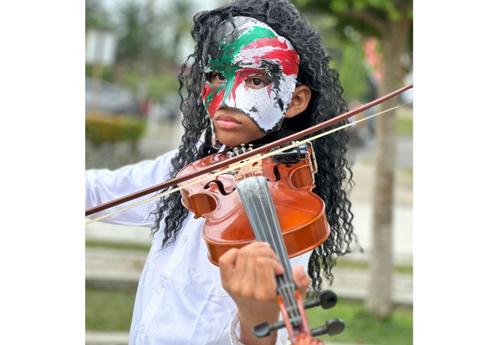 Violinis cilik asal Siak, Is K