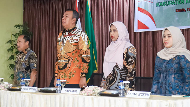 Bersama Jajaran Kanwilkumham, Muzamil memimpin pembentukan Posbankum secara bertahap di Ballroom Afifa Selatpanjang, Kamis (11/9/2025).