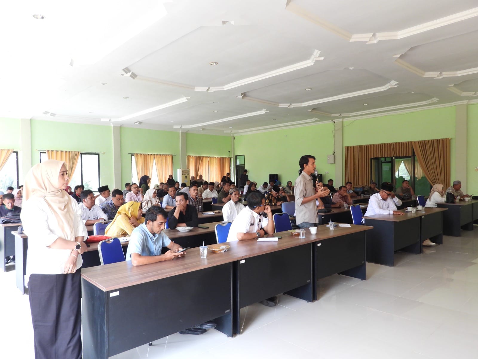 Kepala desa dan lurah serta ketua koperasi desa/kelurahan Merah Putih mengikusi sosialisasi bersama Dinas Koperasi Usaha Kecil dan Menengah Bengkalis beberapa hari lalu.