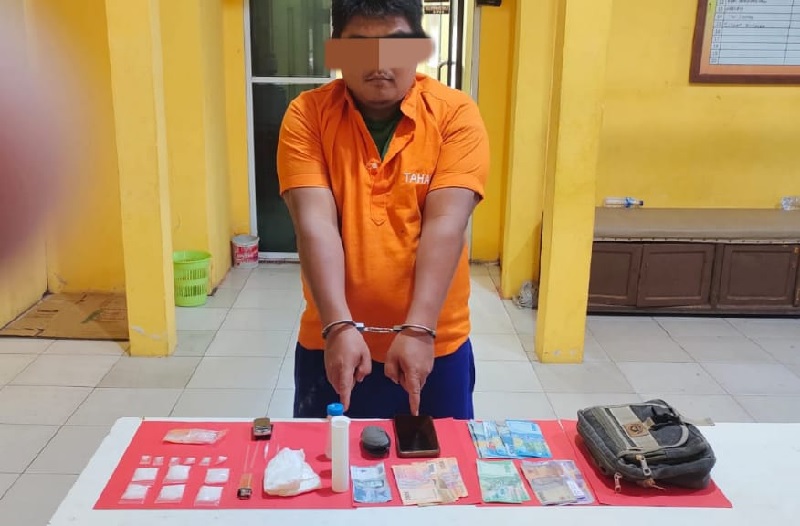 Jajaran Polsek Tapung Hilir meringkus JA diduga pengedar narkoba dalam rangka Operasi Antik di Desa Kota Garo I, Kecamatan Tapung, Kabupaten Kampar, Kamis malam (11/9/2025).