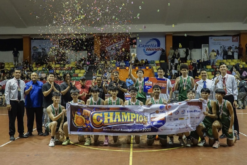 Tim Putra SMA Darma Yudha Pekanbaru berhasil jadi juara Riau Pos Honda HSBL Pekanbaru Series di GOR Tribuana setelah menang 59-40 atas SMAN 8 Pekanbaru di partai final, Sabtu (13/9/2025).