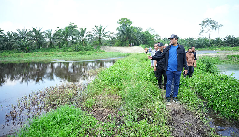 Bupati Inhu Ade Agus Hartanto bersama instansi terkait saat turun lapangan pada akhir Maret 2025 lalu.