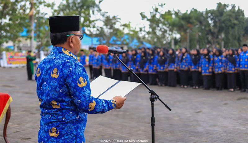 Sebanyak 322 PPPK resmi dilantik dan menerima SK dari Bupati Kepulauan Meranti, AKBP (Purn) H Asmar, dalam upacara yang digelar, Rabu (17/9/2025).