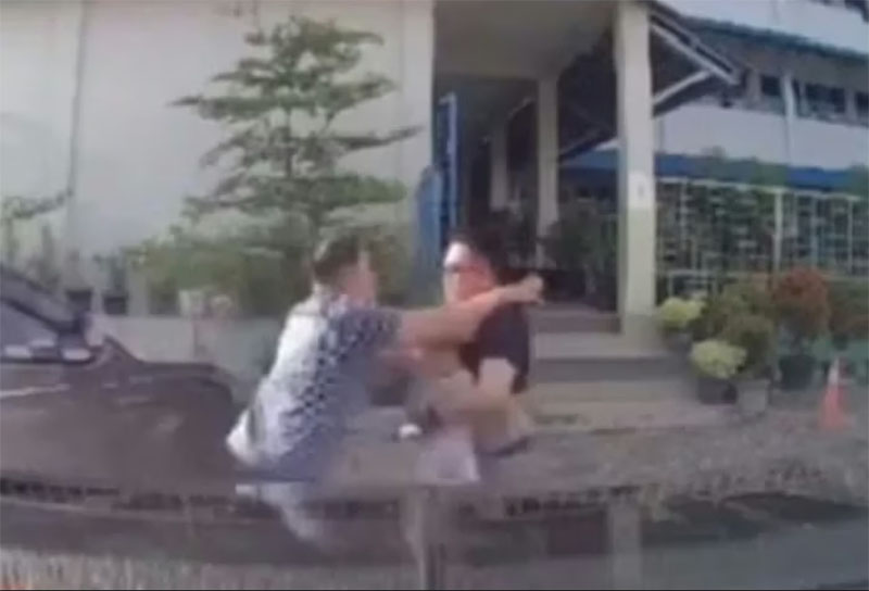 Tangkapan layar video cekcok antara pemobil dan pejalan kaki terjadi di Jalan As-shofa Pekanbaru, beberapa waktu lalu.