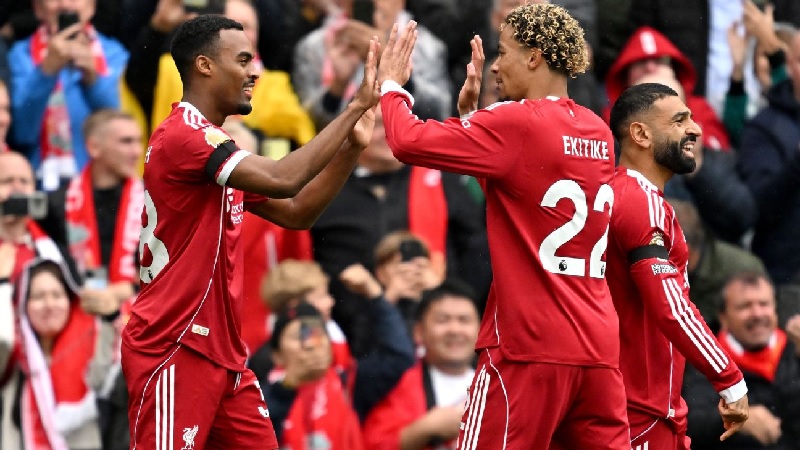 Ryan Gravenberch dan Hugo Ekitike mencetak gol kemenangan Liverpool mengalahkan Everton di Liga Premier pada Sabtu (20/9/2025) malam WIB.