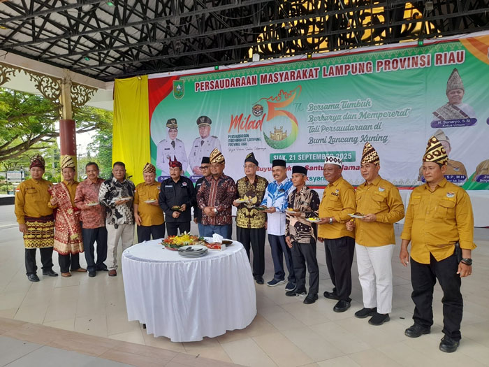 Puncak acara milad ke-5 Persaudaraan Masyarakat Lampung Provinsi Riau (Permas Lampri) di Lapangan Siak Bermadah Kabupaten Siak, Minggu (21/9/2025).